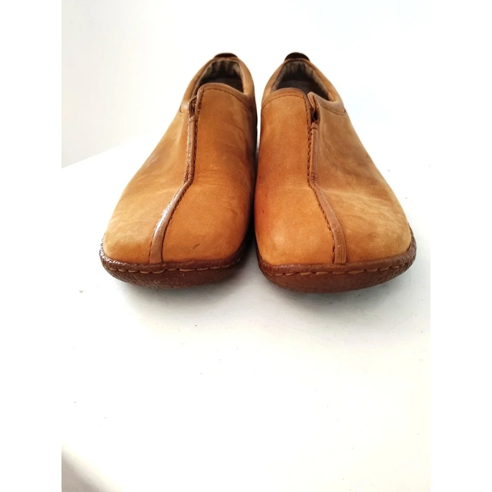 Born Shoes Women 8.5M Tan Nubuck Leather Comfort Slip On Split Toe Clogs Loafers